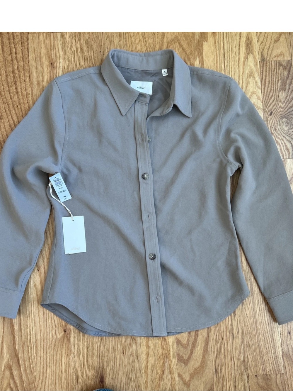 New with tag Aritzia Wilfred Piper Shirt Nomad Taupe Women’s M
